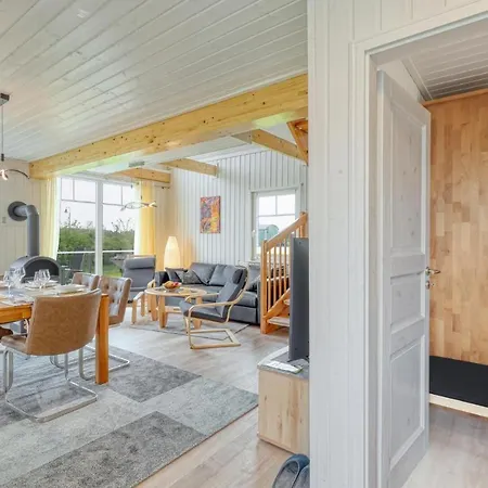 2 Bedroom In *